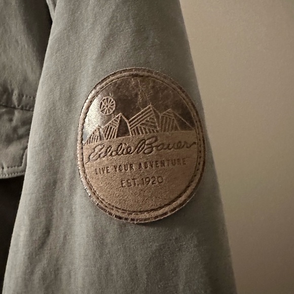 Eddie Bauer fleece-lined shirt jacket men’s medium snap front with pockets - Picture 3 of 7